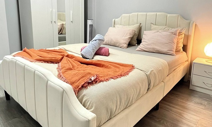 Cacem Wohnung | Chachino Guest House -5 minuets walk to Train & Bus Station
