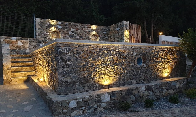 Kos Haus | Chaihoutes stone House into Olive farm in Zia