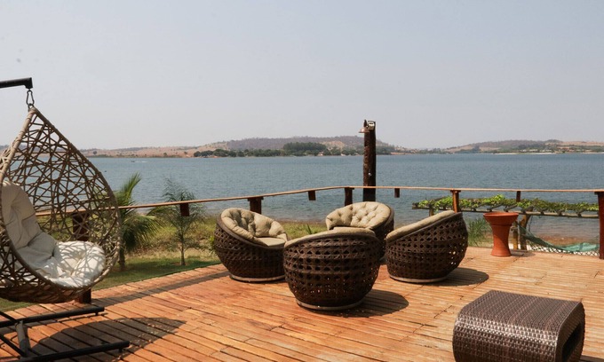 Delfinopolis Skihütte | Chalé com vista e acesso ao Rio Grande - MG