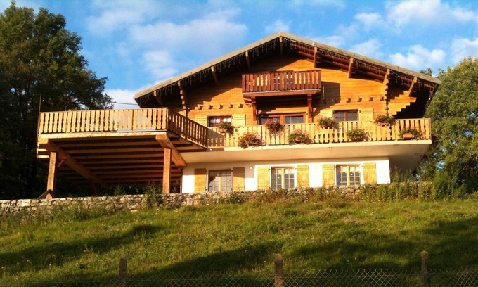 Les Planches-en-Montagne Skihütte | chalet panoramic view