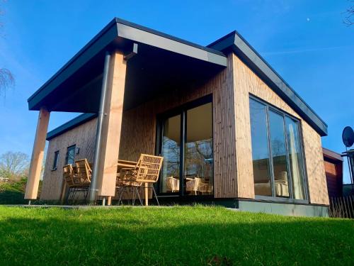 Sint Maartensvlotbrug Haus | Chalet in Sint Maartenszee near Sandy Beach