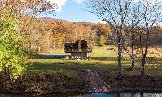Great Cacapon Skihütte | Chalet in West Virginia auf dem Cacapon Fluss