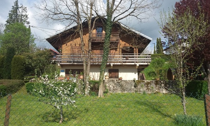 Doucier Skihütte | Chalet "Jura" with Private Garden, Balcony & Wi-Fi
