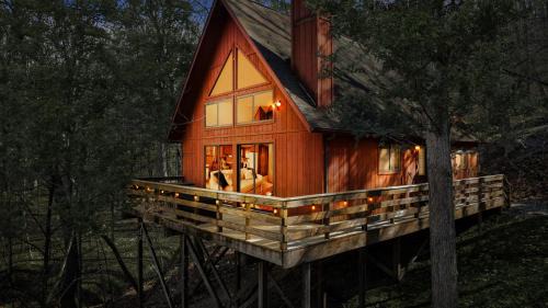 Basye Skihütte | Chalet w Huge Deck, Grill, WiFi, Mins to Bryce!