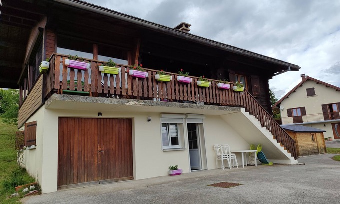 Prenovel Skihütte | Chalet with fireplace (wood supplied) sleeps 10 (discount for stays of 3 nights or more)