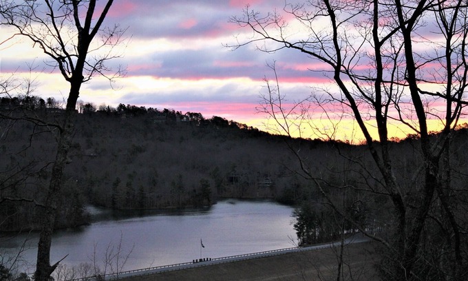 Big Canoe Skihütte | Chalet mit See- und Bergblick in Big Canoe
