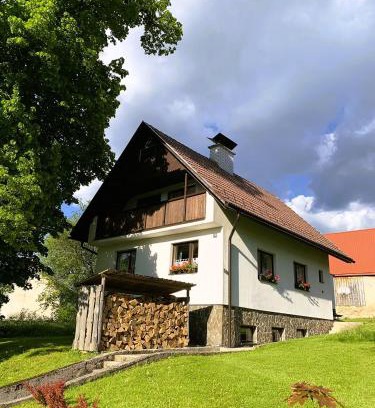 Cicmany Haus | Chalupa Nad Lipou - Čičmany, turistika, sauna, krb