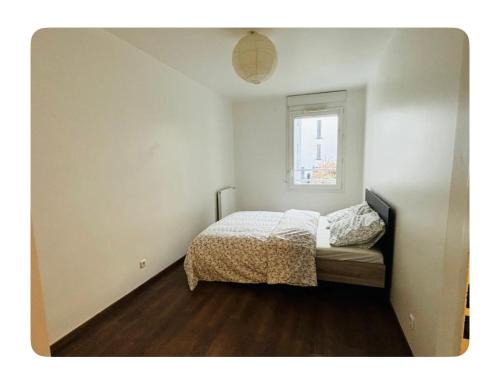 Petit Nanterre Haus | Chambre privée - spacieuse et lumineuse chez l'habitant