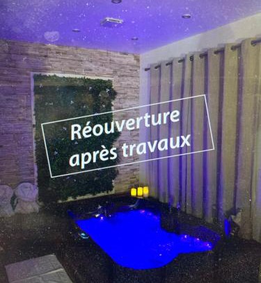 Messy Haus | Chambre romantique avec Jacuzzi privée