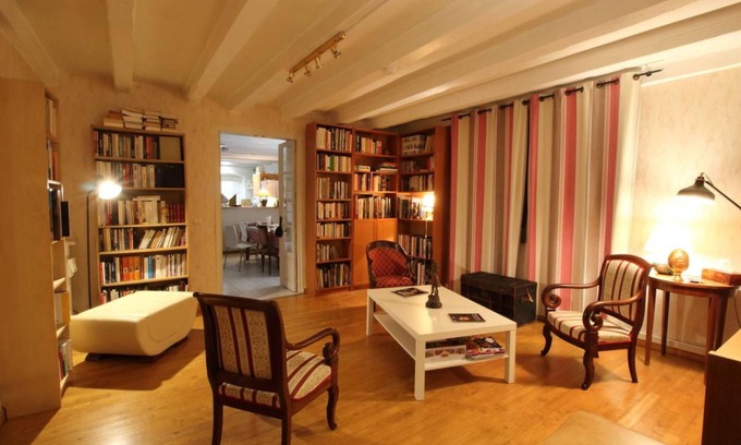 Brenod Haus | Chambres d'Hotes Le Clos Marie