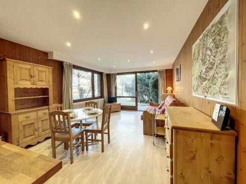 Chamonix City Centre Wohnung | Chamonix: Appt 2P, 4 pers, terrasse, parking, proche centre et télécabine - FR-1-507-26