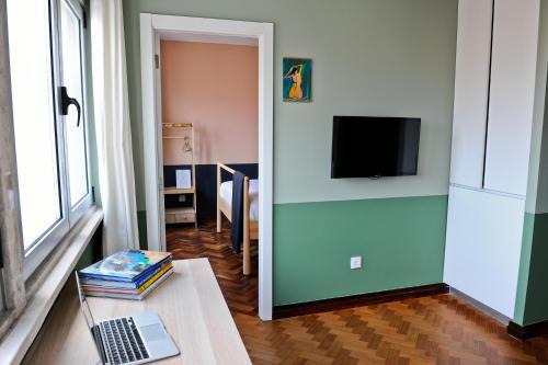 Santo Antonio Wohnung | Champagne Vibes in Lisbon - By Misha's Place 5C