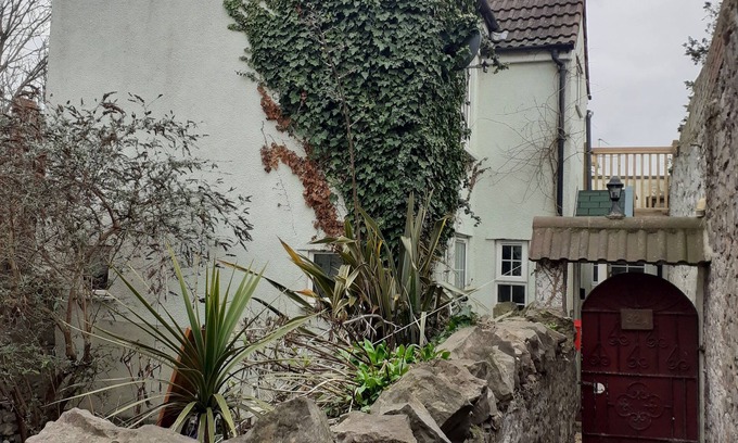 Weston-super-Mare Hütte | Characterful Cottage near the Beach, Shops & Pier