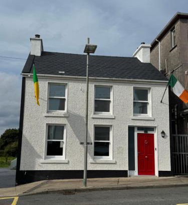 Dungloe Haus | Charlie Óg's Bridge House
