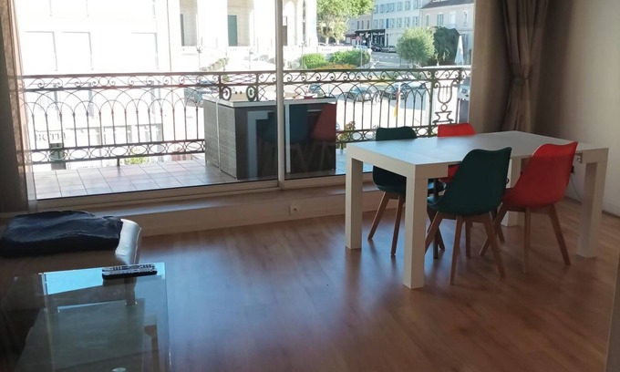 Oyonnax Wohnung | Charm and comfort in the heart of the city - Furnished T4 apartment
