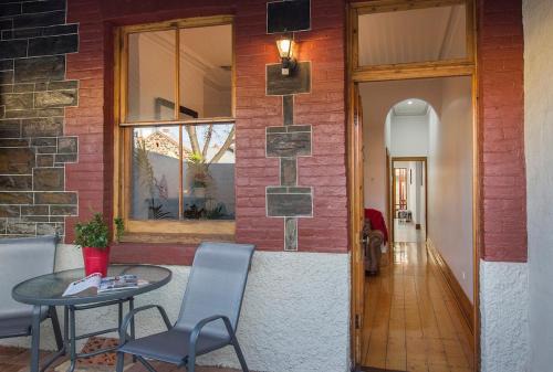 Adelaide Central Business District Haus | Charm on Carrington