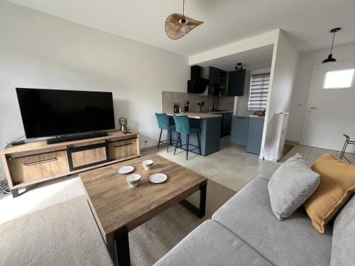 Ares Wohnung | Charmant T2 rénové avec balcon, proche plage et commerces