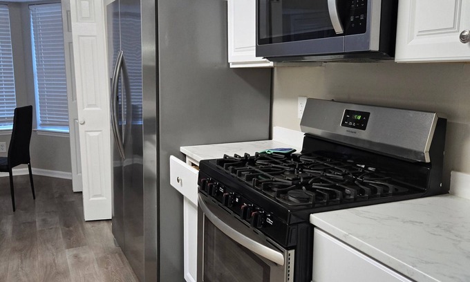 Austell Haus | Charming 1-bedroom and shared bath with fitness room and AC in lovely Marietta