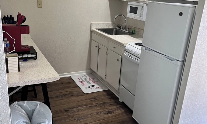 Bucktown Wohnung | Charming 1-bedroom apartment with WiFi, AC in tranquil Metairie