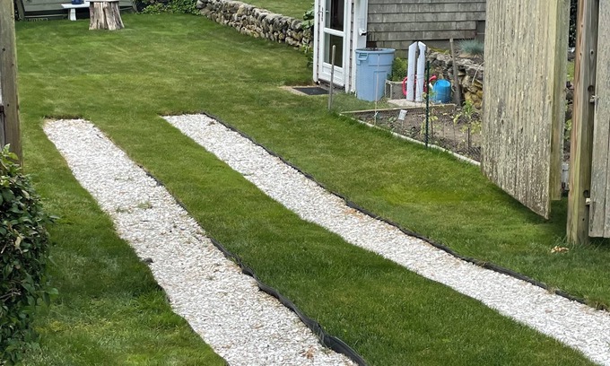 South Duxbury Wohnung | Charming 1-bedroom apartment in Duxbury Standish Shores near private beach.