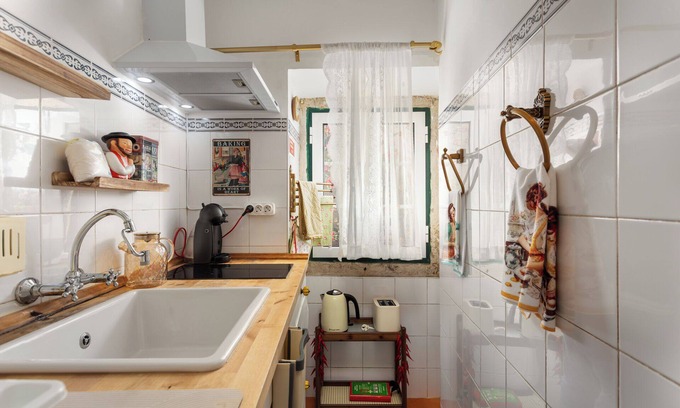 Santo Estevao Haus | Charming 1-bedroom house in welcoming Alfama with AC