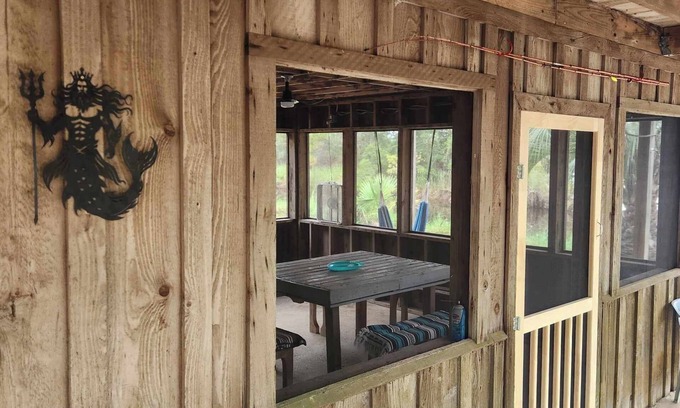 Shoreline Park Haus | Charming 1-bedroom house with WiFi, AC on the Bayou in beautiful Bay St. Louis