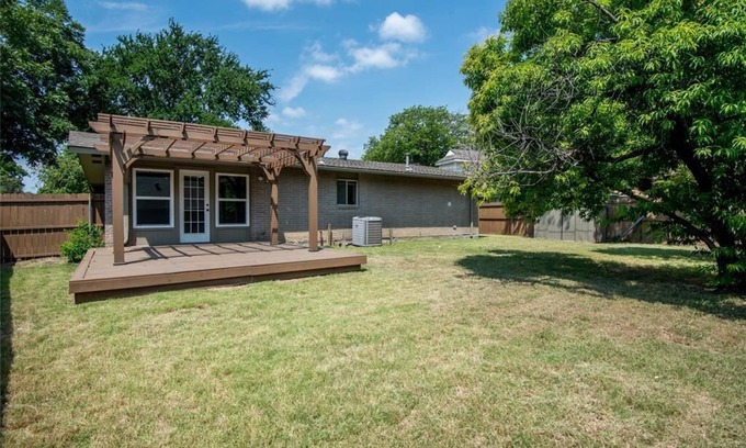 Richardson Haus | Charming 2-B, 2 B 7 minutes from UTD in Richardson with AC, WiFi.Enjoy your stay