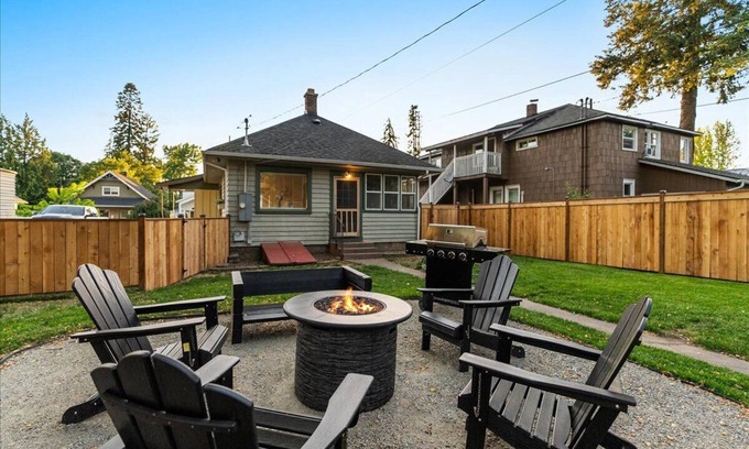 Garden District Haus | Charming 2-bedroom house with AC, WiFi in enchanting downtown Coeur d'Alene