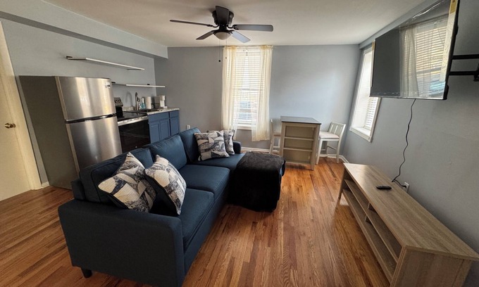 New Castle Wohnung | Charming 2-bedroom apartment in brilliant New Castle with WiFi, AC