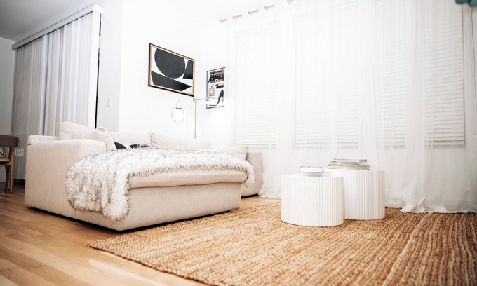 Wakefield Wohnung | Charming 2-bedroom apartment in Wakefield with AC,