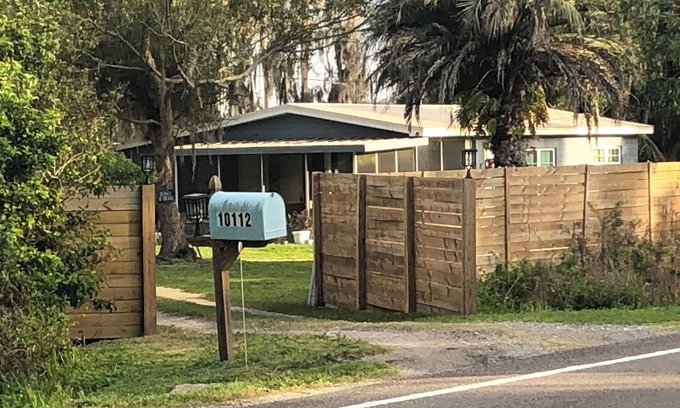 Groveland Haus | Charming 2-bedroom bungalow on a Private Lake. Great fishing & close to Disney!