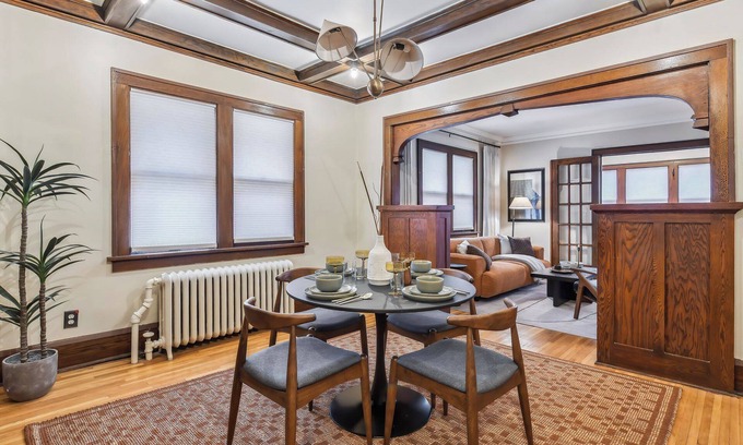 Summit - University Eigentumswohnung | Charming 2-bedroom condo in wonderful Saint Paul with Balcony