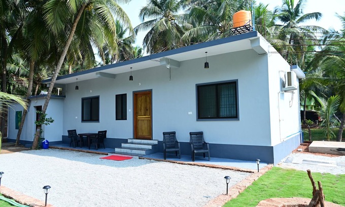 Honavar Haus | Charming 2-bedroom house with WiFi, AC in peaceful Kasarkoda, Honnavar