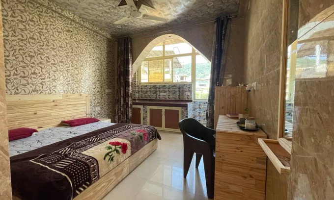 Rishikesh Haus | Charming 2-bedroom home in fabulous Rishikesh with WiFi, AC
