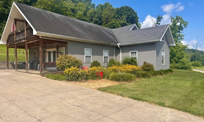 Windsor Haus | Charming 2-bedroom house in the heart of Appalachia