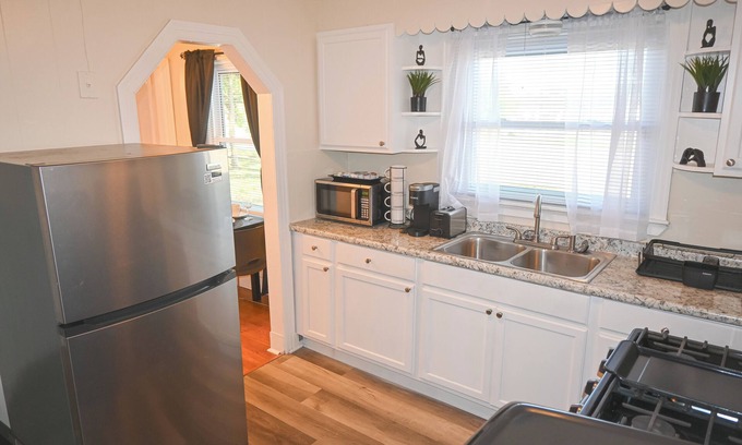 Whitehaven Haus | Charming 2-bedroom house in delightful Memphis with AC, WiFi
