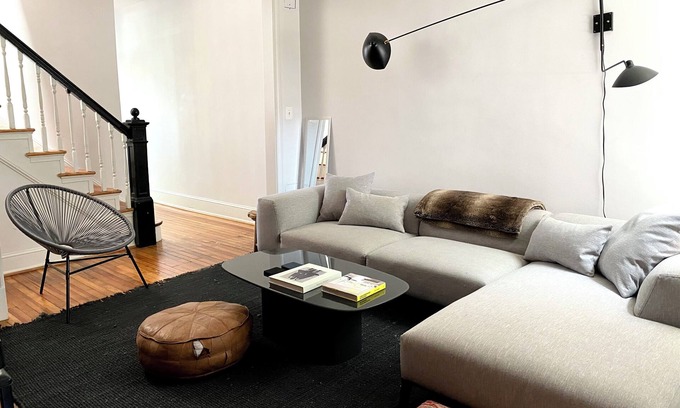 NoMa Haus | Charming 2-bedroom rowhouse with private patio in central Washington, DC