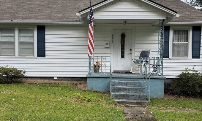 Water Valley Haus | Charming 2-bedroom house with WiFi, HVAC in awesome Water Valley