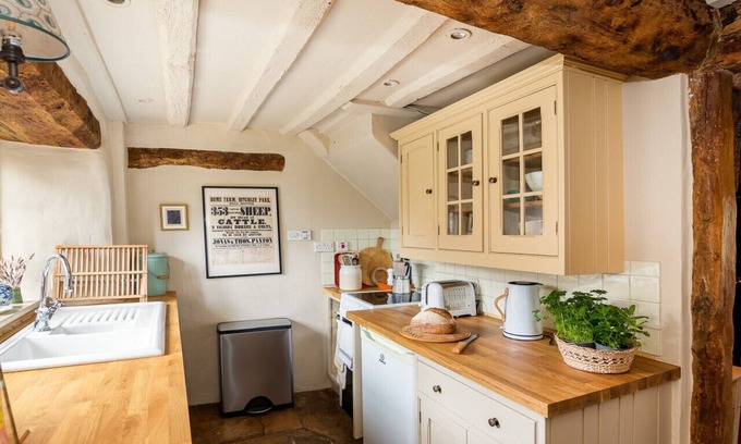 Kingham Haus | Charming 2BD Cottage in the Heart of Kingham