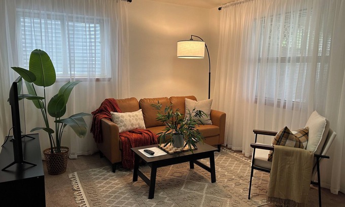 Steptoe Wohnung | Charming 2BR/1BA, W/D, kitchen, patio, 20 min to WSU