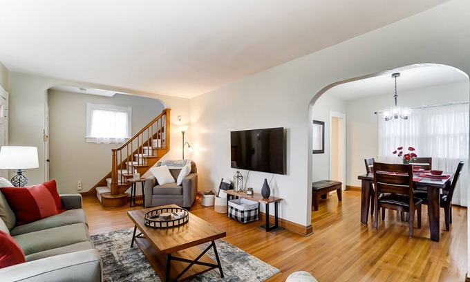 Westgate Haus | Charming 3 bdr! City location! Great parking!