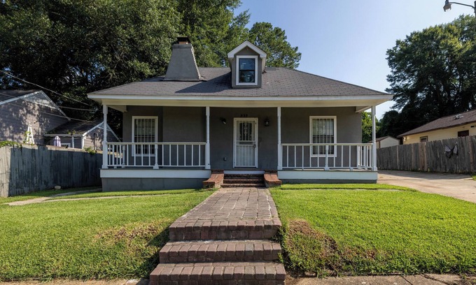 Fondren Wohnung | Charming 3 BDRM Unit with ~ Free Parking ~ Wifi