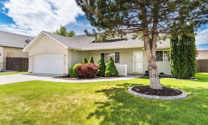 Twin Falls Haus | Charming 3-bedroom house in Twin Falls with King beds, BBQ grill