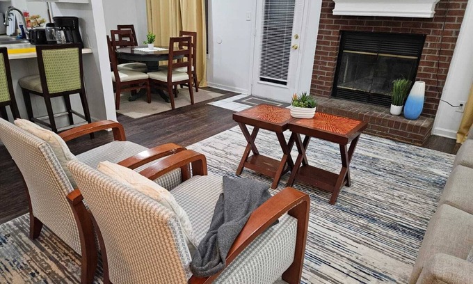 Ellendale Haus | Charming 3-bedroom Home - near BARTLETT-Comfortable & Convenient.