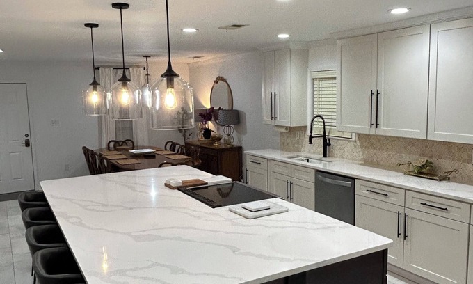 Ellendale Haus | Charming 3-bedroom house in Pleasant Memphis with a spacious backyard.