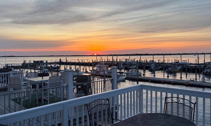 Highlands Haus | Charming 3-bedroom waterfront house with WiFi and AC in charming Highlands