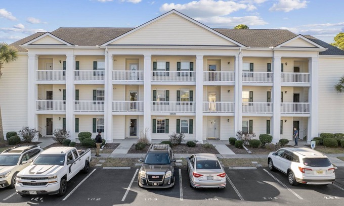 Waterford Plantation Wohnung | Charming 3 BR Condo Close to Coastal University!