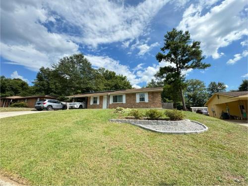 Belvedere Haus | Charming 3BR with Interstate Access