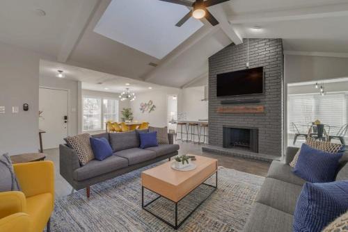 Plano Haus | Charming 5BD-3BA in the Heart of Plano -Sleeps 10