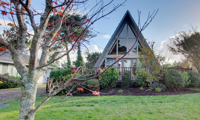 Gearhart Haus | Charmantes A-Frame-Haus mit Unterhaltung, einfachem Zugang zum Strand und Golf